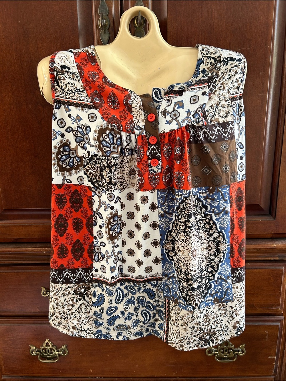 Patchwork Sleeveless Button-Front Blouse - Red, Brown & White